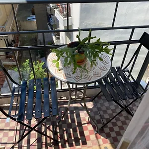 konstantinoss-luxury-vintage-apartment.hotels-of-thessaloniki.com/